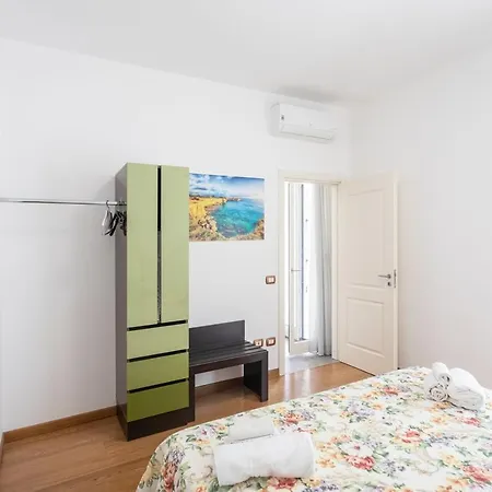Ferienhaus Bilocale Corso Italia 695 1° Piano Con Balcone
